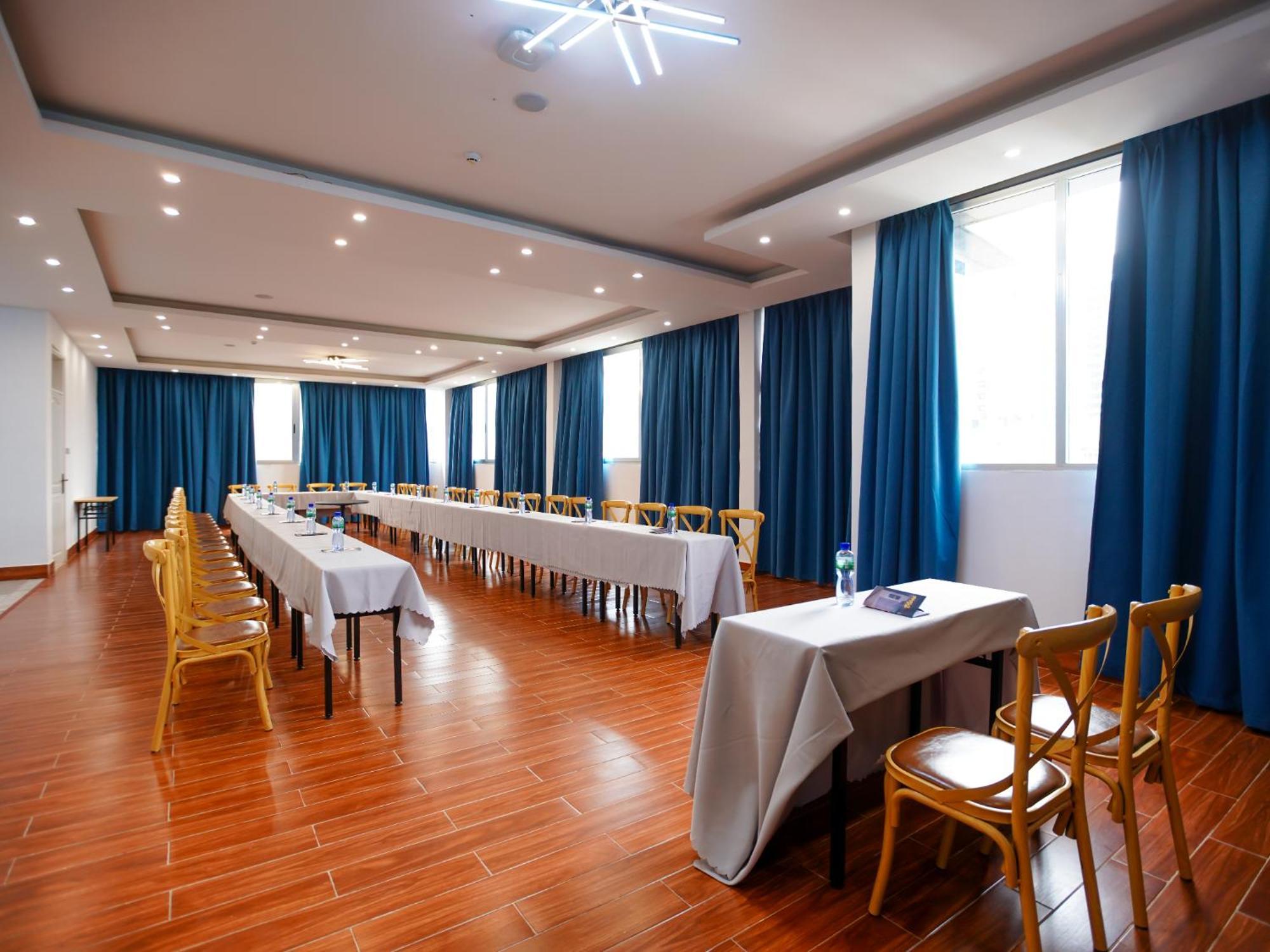 Vibes Hotel And Spa 亚的斯亚贝巴 外观 照片